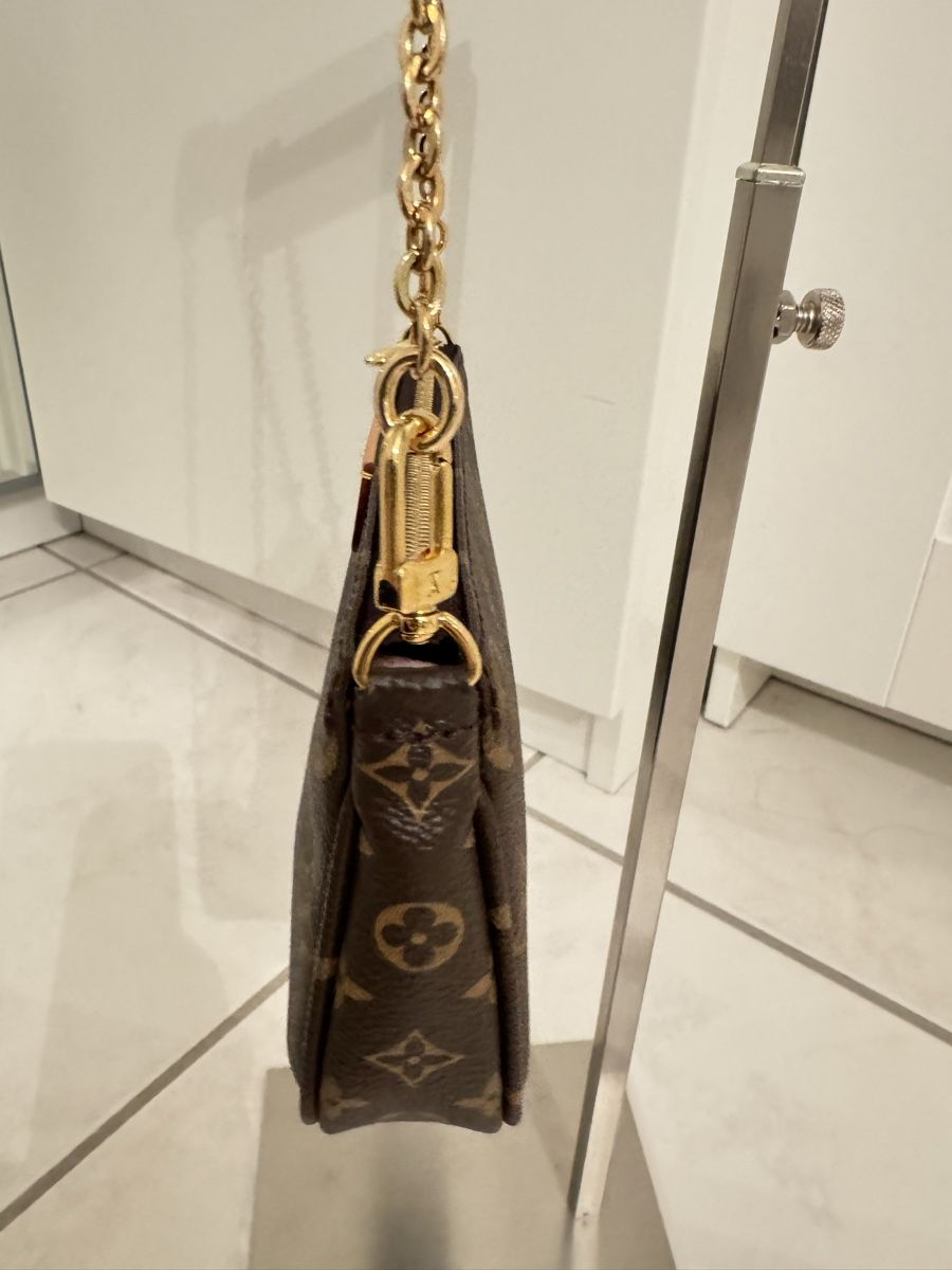 Louis Vuitton Taschen: Ab 1 Louis Vuitton Pochette der Multi Pochette Accessoires – Gebraucht aus Bern von  3