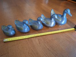 Fünf Deko Enten aus Metall