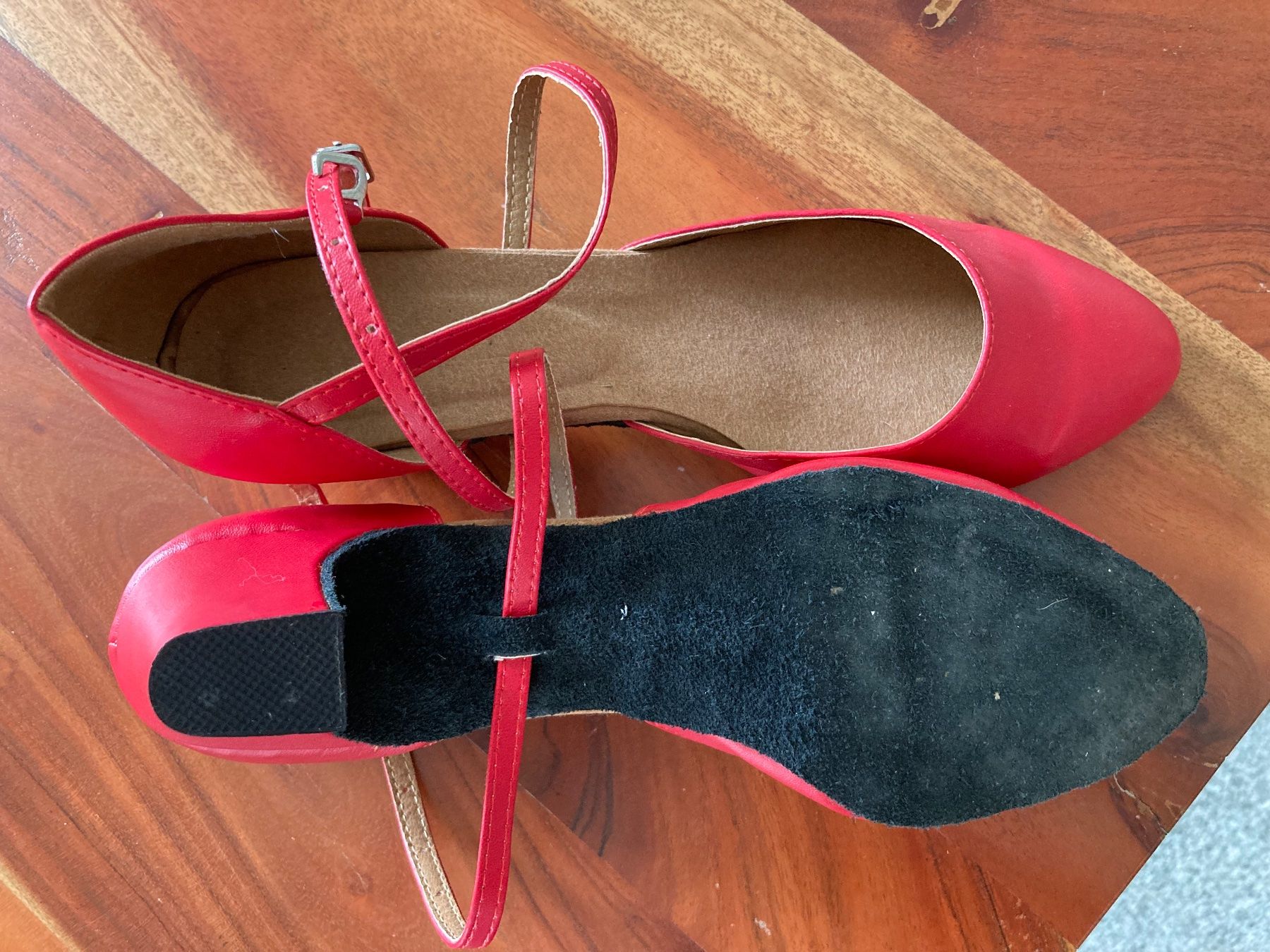 Scarpe da donna: Tanzschuhe neu Gr38,5 – Nuovo (secondo la descrizione) da Eschenbach SG venduto da verbascum 4