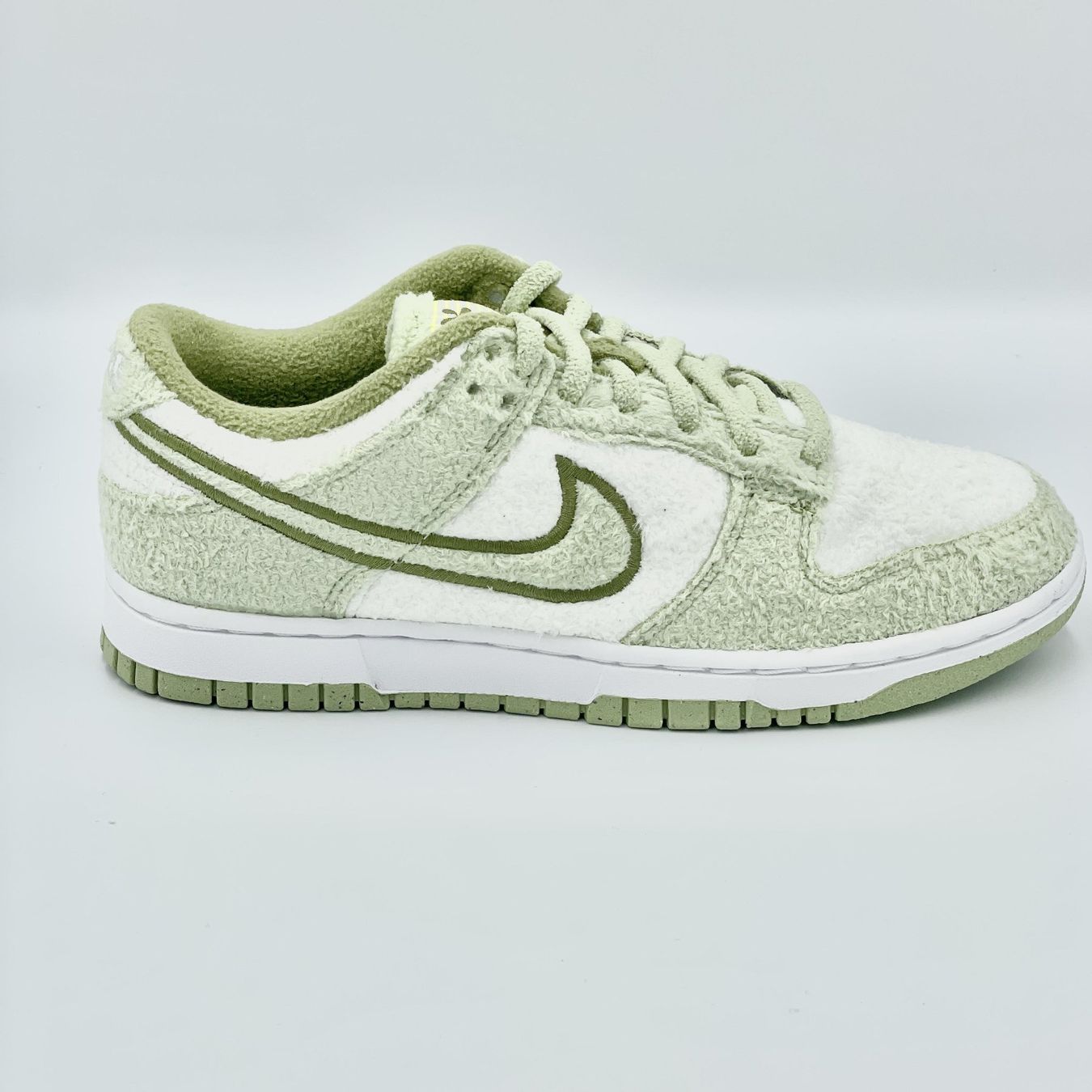 Nike Scarpe da donna: Nike Dunk Low Fleece Pack Honeydew EU 37.5 – Nuovo e nell'imballaggio originale da Erlinsbach venduto da sasneakers 2