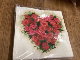 12 Servietten Herz mit Rosen,