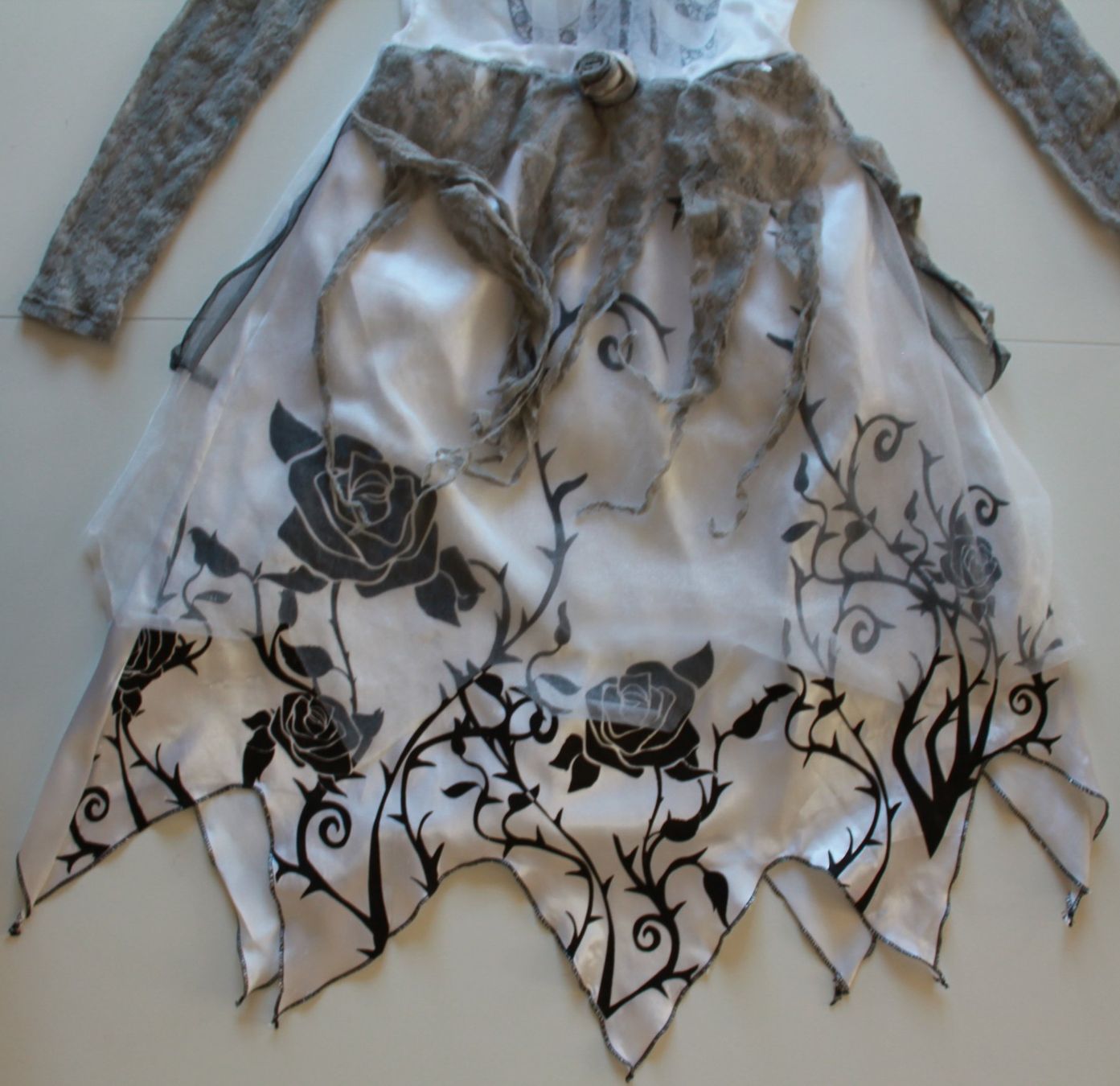 Costumi: Costume squelette / Skelett t. 9 - 10 ans – Usato da Peseux venduto da CoolShoping 5