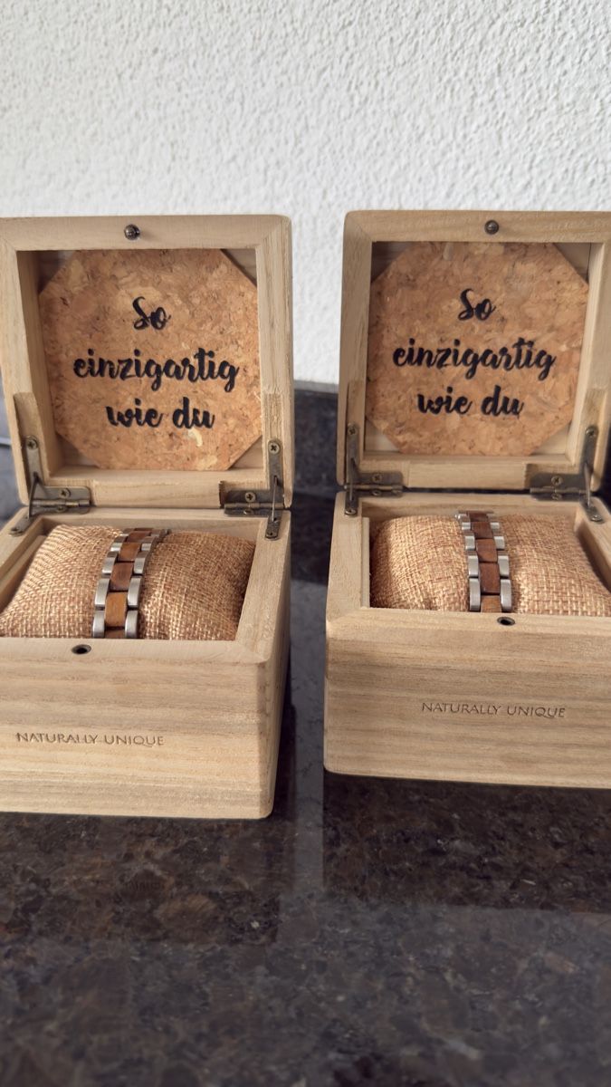 Bracciali & Braccialetti: 2 Armbänder von Holzkern – Usato da Rafz venduto da Anirocznetz