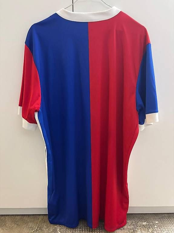 FC Basel Canottiere & Pantaloni: FC Basel Trikot Saison 17/18 XL – Usato da Basel venduto da noe.isler 1