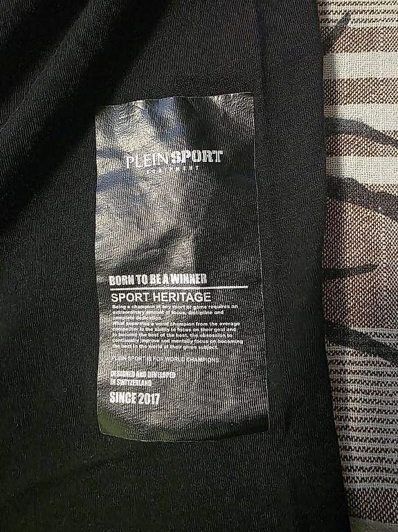 T-shirt: Sport Tank top Philipp Plein – Usato da Bassersdorf venduto da ros_mn7q 3