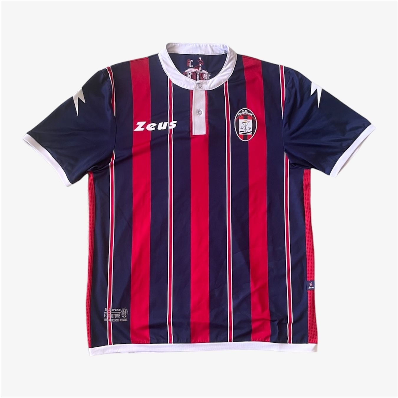 Canottiere & Pantaloni: 2016-17 | FC Crotone (M) – Usato da Savièse venduto da TempsAdditionel