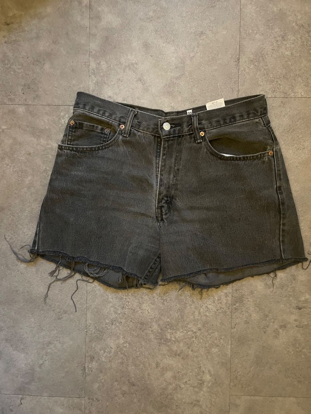 Jeans: Short Jean Levis – Usato da Basel venduto da lel_t5qc