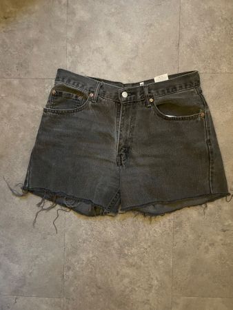 Short Jean Levis