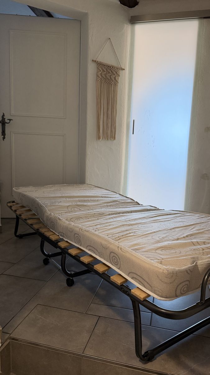 Letti: Klappbett / Gästebett auf Rollen – Usato da Wädenswil venduto da nessannb