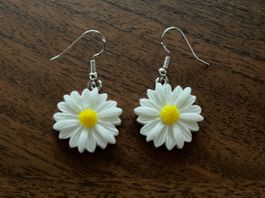 Hübsche Gänseblümchen Ohrringe, ideal für den Frühling!