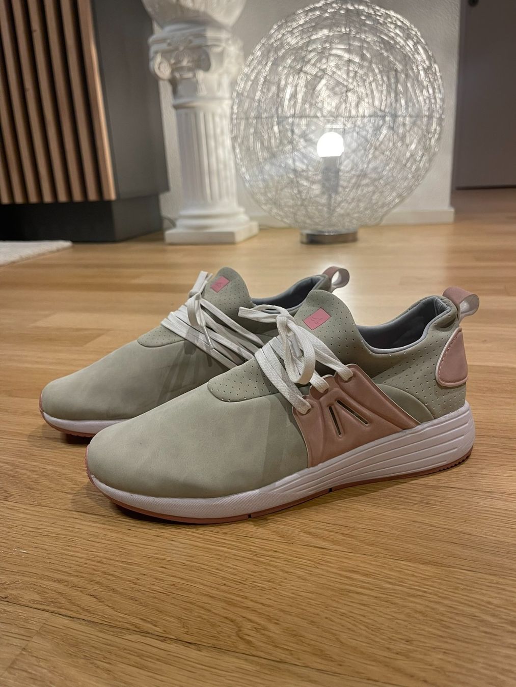Scarpe da donna: Damen Sneaker - Grösse 37 – Usato da Rheineck venduto da FGeissler 1