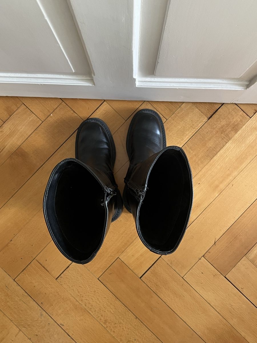 Zara Scarpe da donna: Kniehohe Lederstiefel mit Profil – Usato da Luzern venduto da Soeuv 6