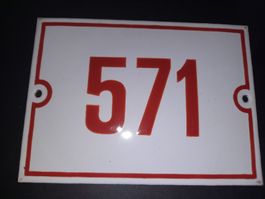 Targa smaltata, numero civico 571
