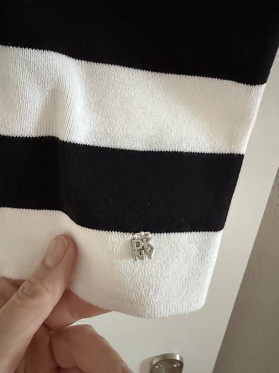 DKNY T-shirt: DKNY Sweatshirt Gr. M – Nuovo (secondo la descrizione) da Sins venduto da bit_rg7j 2