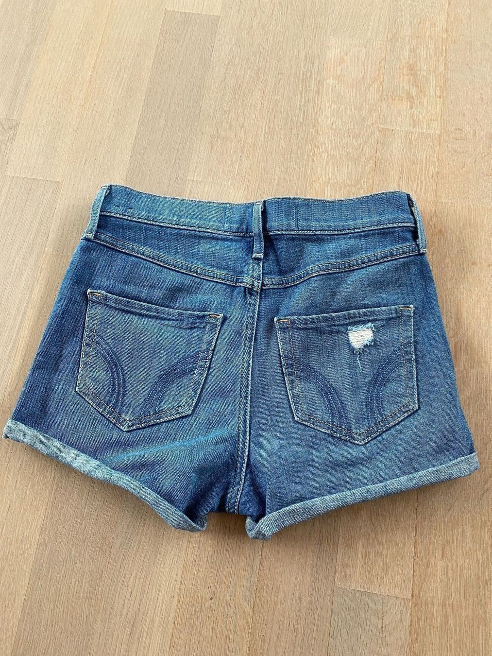 Hollister Jeans: Hotpants – Usato da Ettingen venduto da gaggalari 1