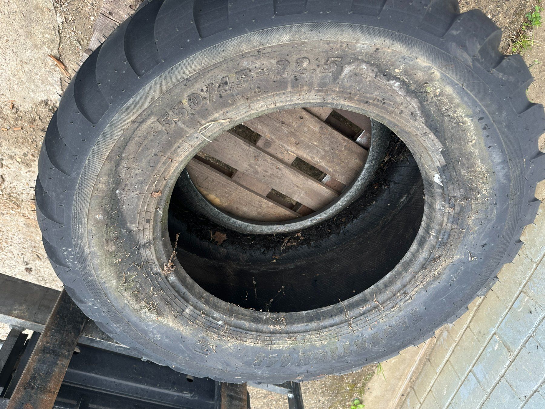 Tracteurs: Pneu 550/45-22.5 BKT Flotation 648 – D'occasion à Siblingen par mueller2698