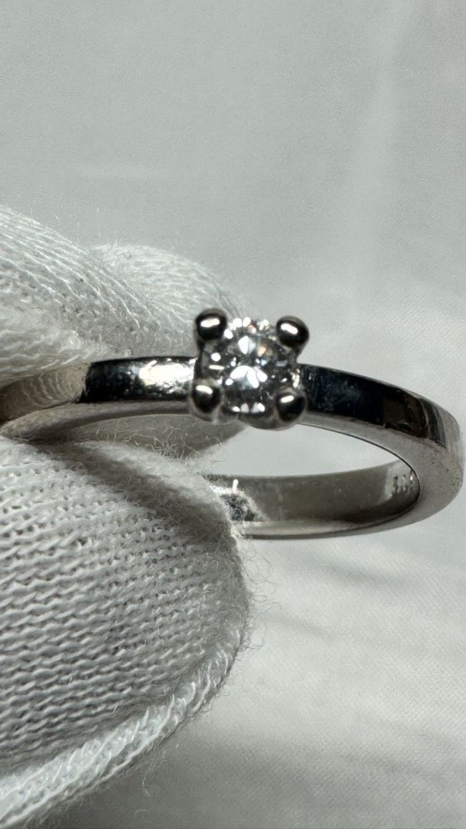 Anelli: Solitär Diamantring ca 0.12ct Weissgold 750 – Usato da Untersiggenthal venduto da TimeandShine