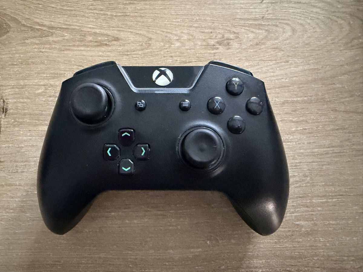 Razer Controller: Xbox Razer Wolverine Tournament Edition Controller – Usato da Grindelwald venduto da TSG-G-Town