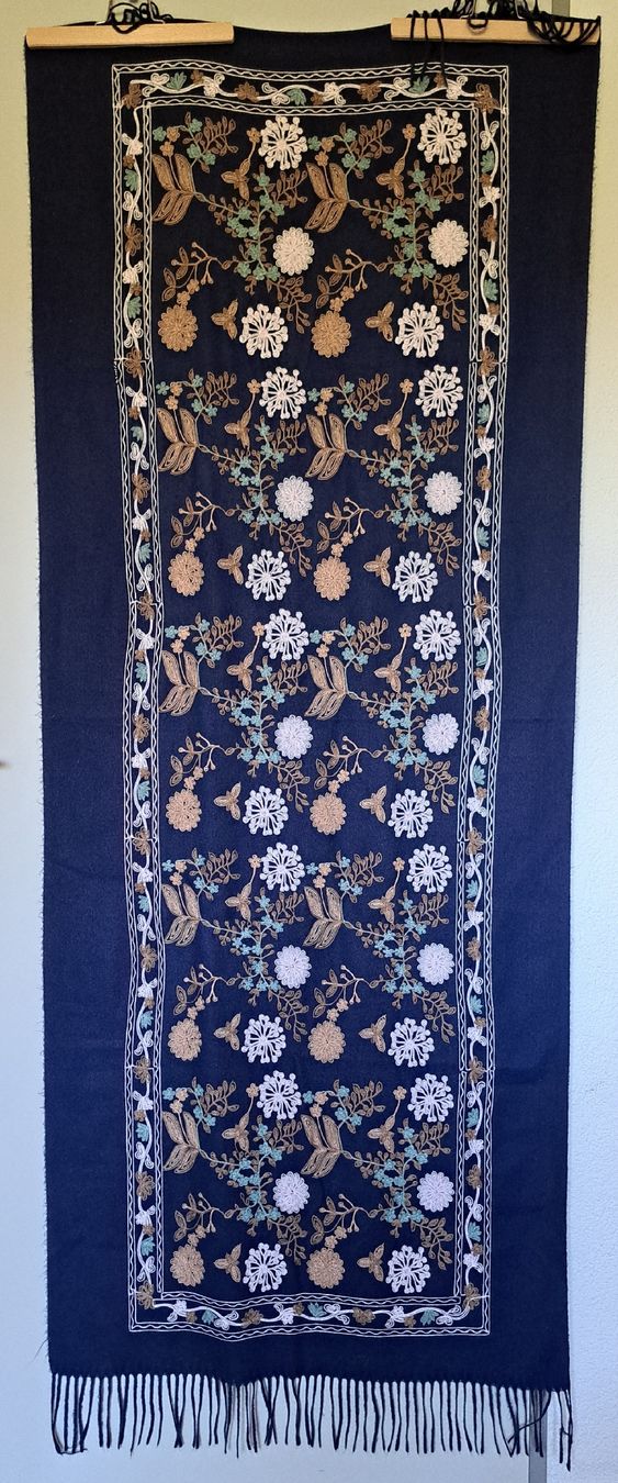 Foulard & Sciarpe: *** SALE *** Schal bestickt – Usato da Winterthur venduto da Ric_Ardo_ 2