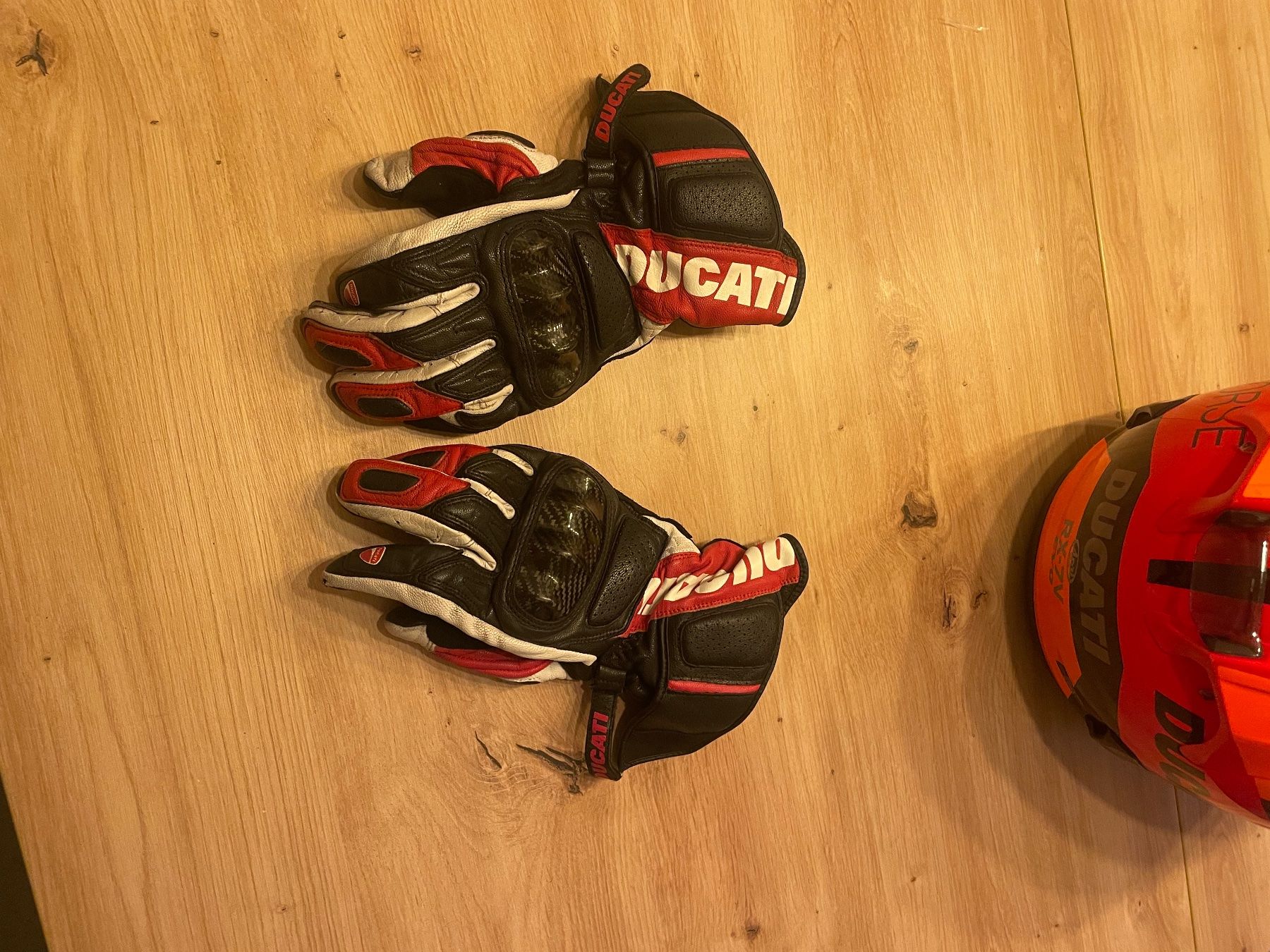 Dainese Anzüge: Ducati Lederkombi Powered by Dainese – Gebraucht aus Emmen von Doni32 8