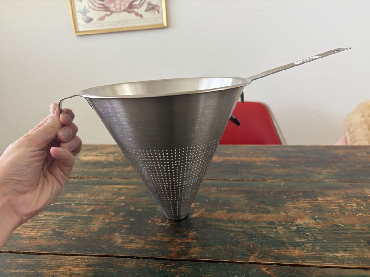 Küchengeräte: Küchensieb Neu Konischer Form mit Griff – Neu und originalverpackt aus Münchenstein von sra_jhd7