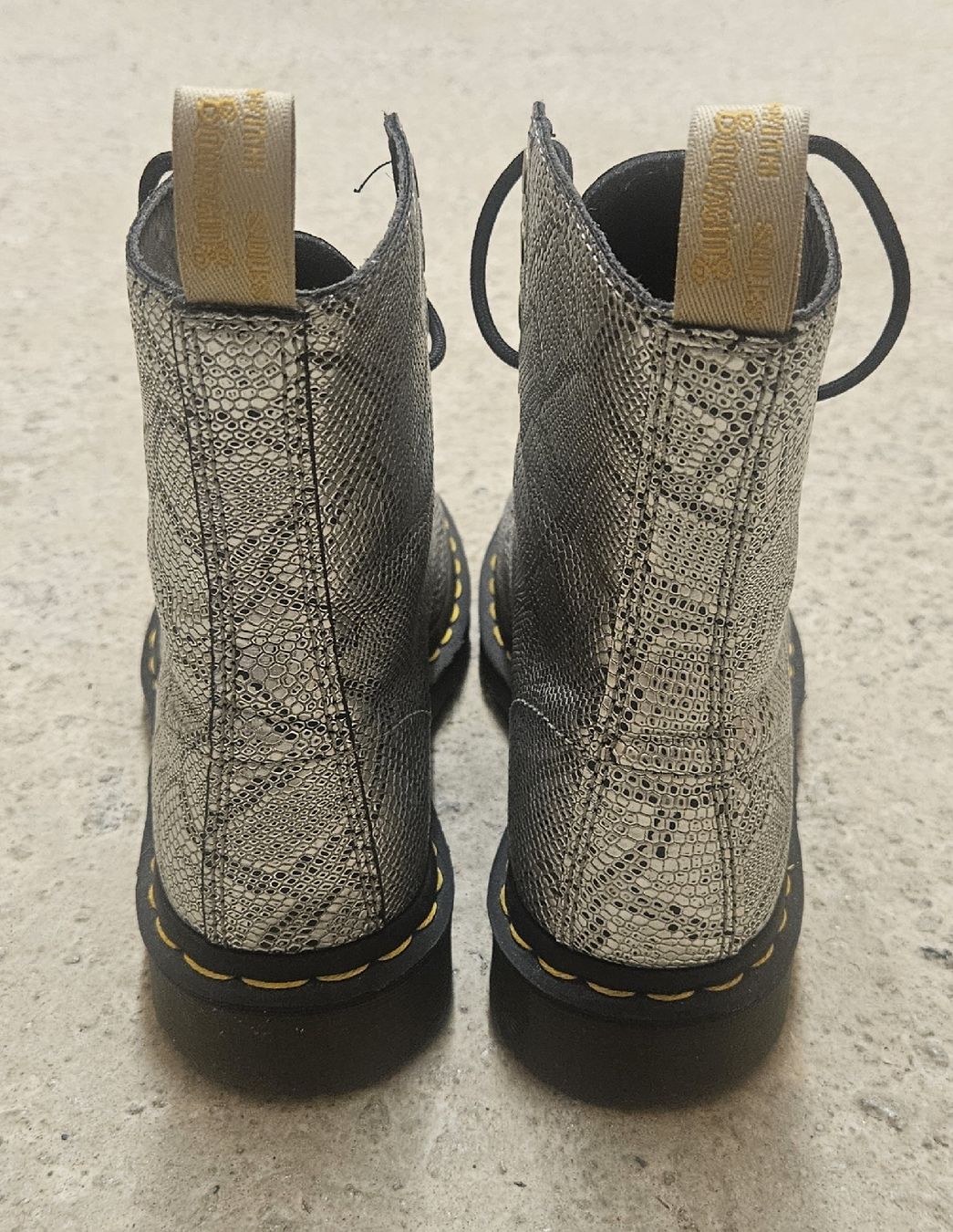 Dr. Martens Scarpe da donna: Dr. Martens boots – Usato da Nyon venduto da son_7df9 2