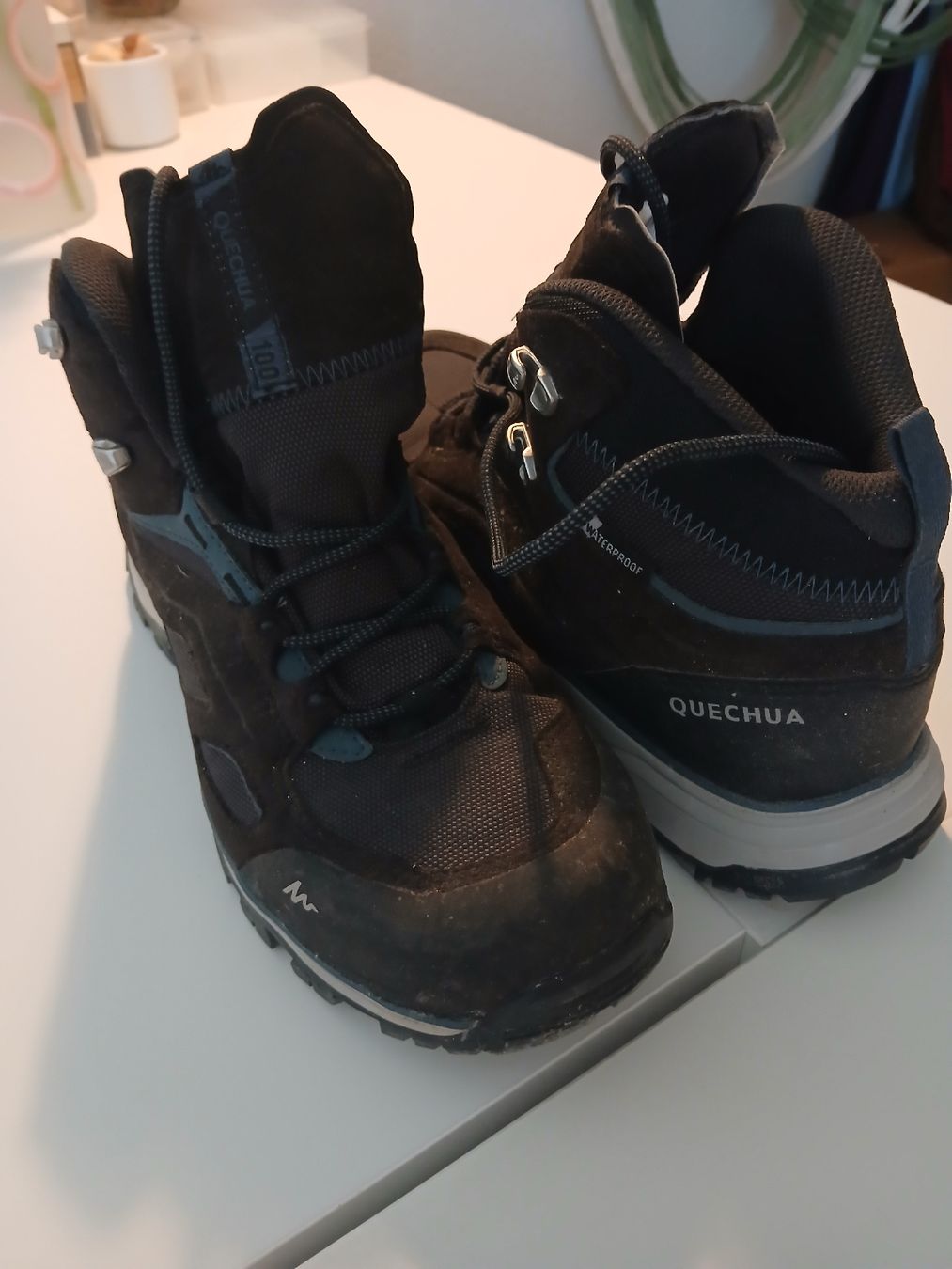 Decathlon Scarpe da uomo: Quechua MH100 Wanderschuhe Grösse 42 schwarz – Usato da Bolligen venduto da cla_856t 1