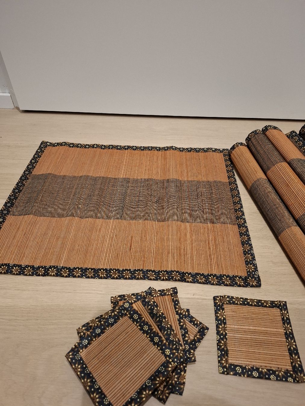 Sottobicchieri: 8 placements / Platzset + 8 coasters – Usato da Zürich venduto da pto_6wfs 4