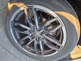 4 Roues avec pneus d'été 275/45/R20