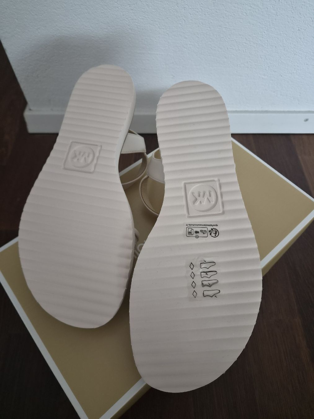 Michael Kors Scarpe da donna: Michael Kors Sandalen – Nuovo (secondo la descrizione) da Glattfelden venduto da Ivana5288 1