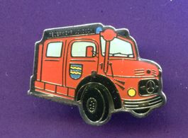 Feuerwehrauto  MERCEDES  Goldach