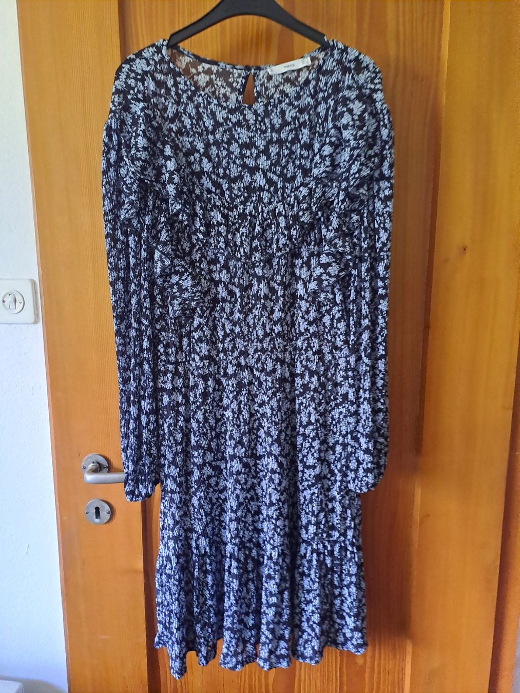 Mango Vestiti: Volantkleid Mango geblümt Gr. M – Nuovo (secondo la descrizione) da Engelberg venduto da ollinseaotter 4