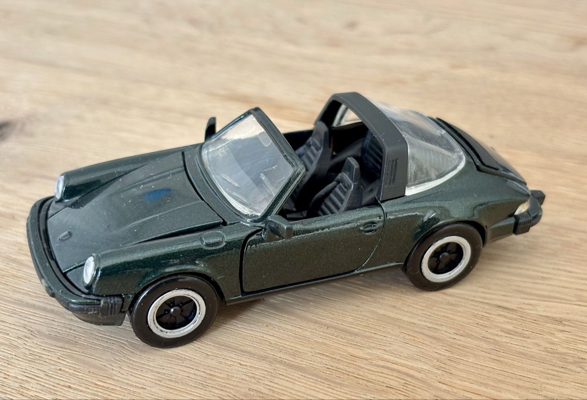 Porsche Modellini d'auto: 1 Porsche 911 Targa**1:43**NZG** – Usato da Volketswil venduto da Car6