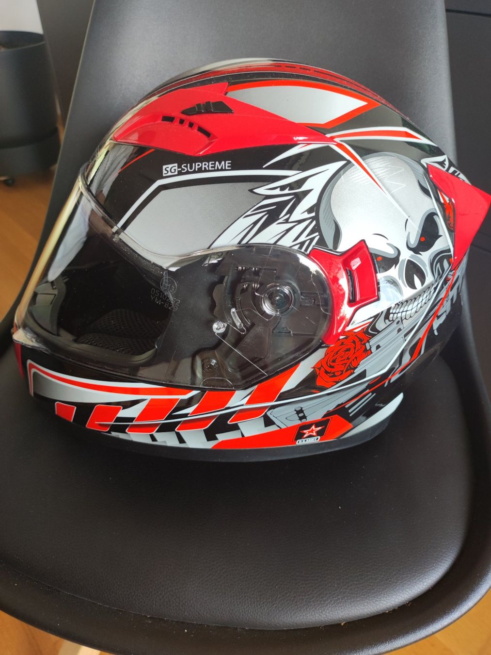 Caschi & visiere: Casque moto – Usato da Biel/Bienne venduto da justophe 2