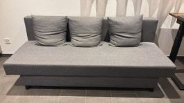 Schlafsofa grau mit drei Kissen neuwertiger Zustand