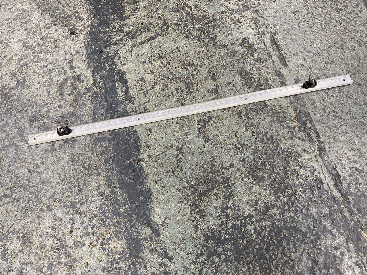 Supporti a parete: Airlineschiene mit 2 Halter 120cm – Usato da Hägglingen venduto da Karin0802 1