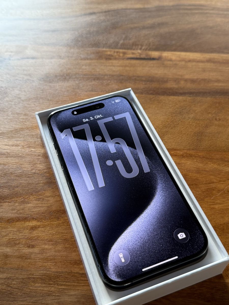 Apple Telefoni cellulari / Smartphones: iPhone 15 Pro / 128 GB / Dark Blue – Usato da St. Gallen venduto da mDavid 1