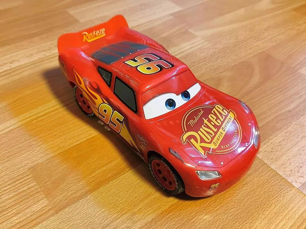 Dickie Toys Modellismo RC: Voiture télécommandée Flash McQueen – Usato da Onex venduto da nightwalker022 1