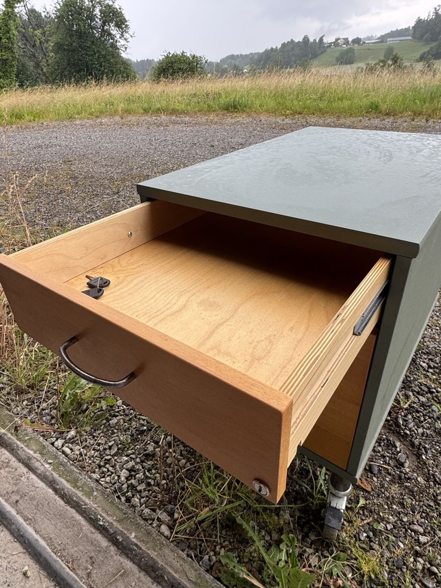 Cassettiere: Kleine Kommode auf Rollen – Usato da Knonau venduto da val_sn6b 2