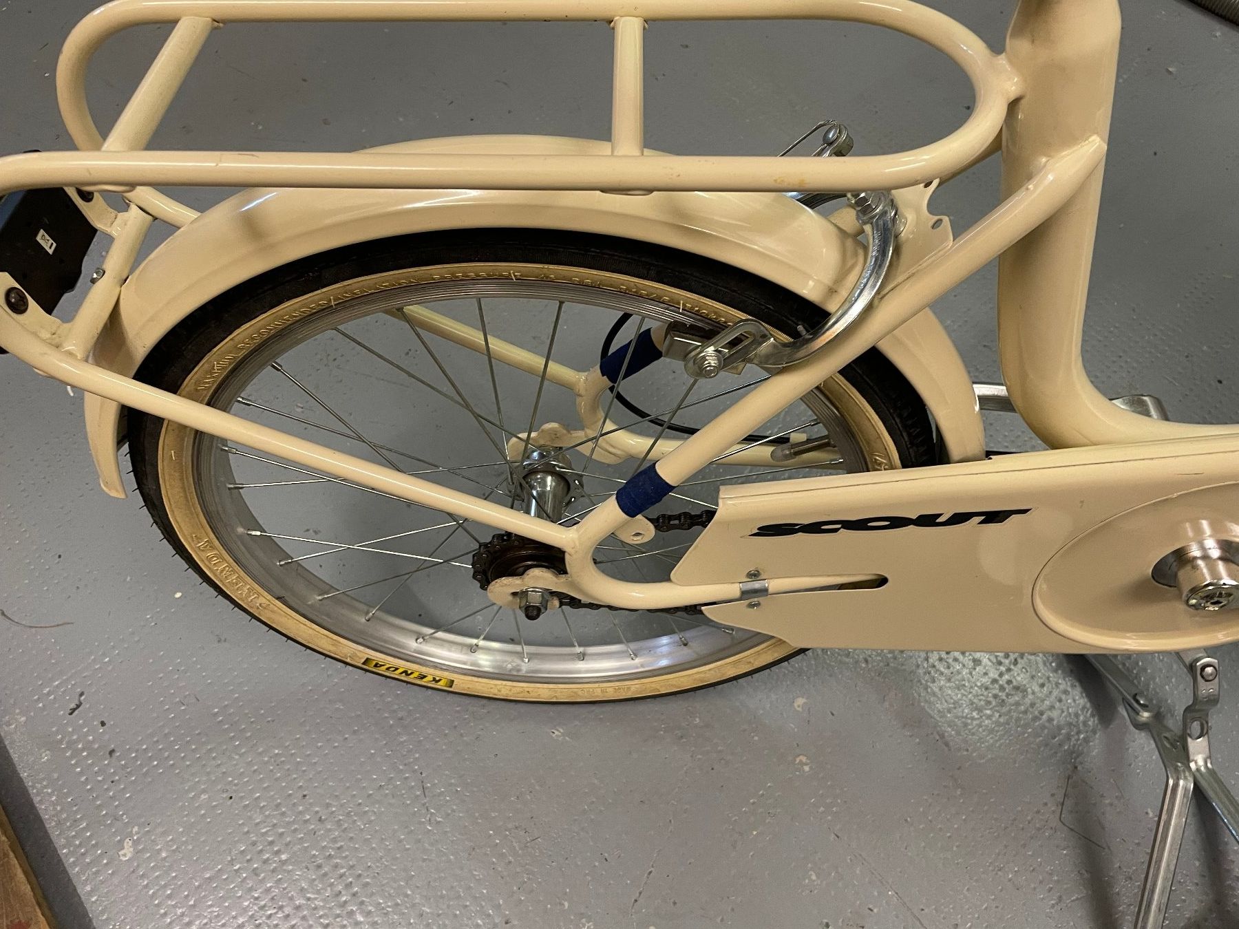 Vélos: Klapp-Minivelo optional mit Stützrädern – D'occasion à Schönenwerd par Concetta01 2