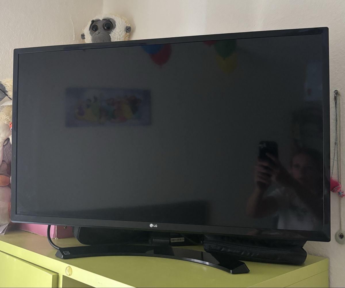 Ecrans: Monitor – D'occasion à Oberengstringen par nad_wmw2
