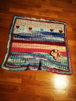 Handgemachte Babydecke mit Schühchen. Neu und kuschelig!