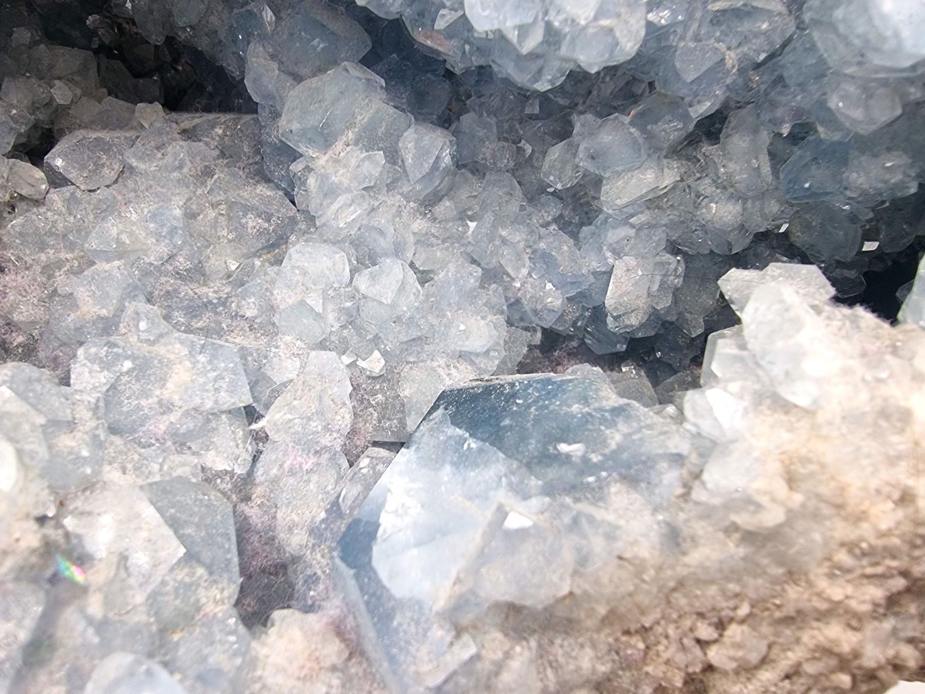 Mineralien & Heilsteine: Celestine from Sakoany deposit - 5 kg – Gebraucht aus Figino von panshop 6