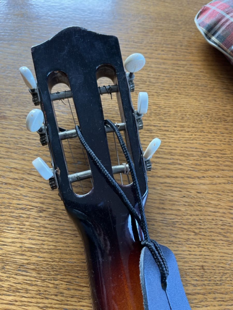 Strumenti musicali: Gitarre Royal – Usato da neuenhof venduto da cocoros 7