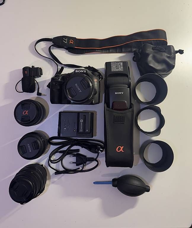 Sony Appareil photo: Sony A77 Set + 4 Objektive + Tasche (Lowepro) – D'occasion à Buonas par fab_h99b