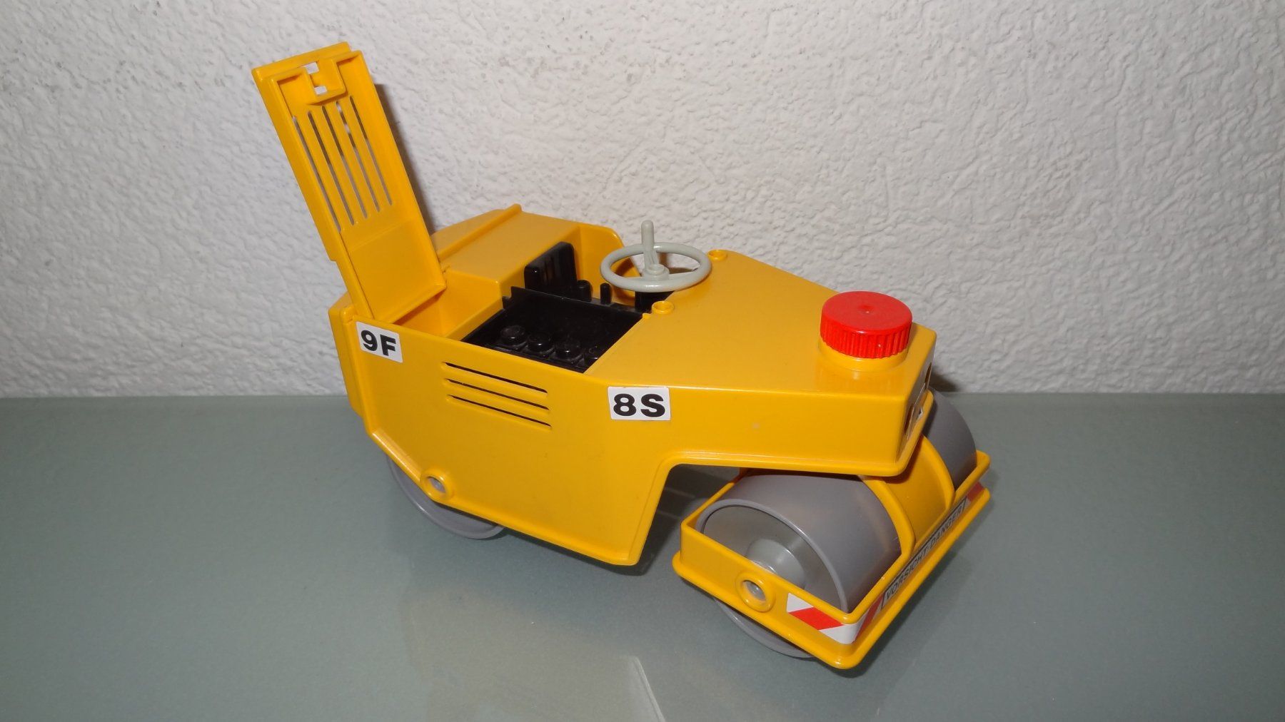 Playmobil Giocattoli: Playmobil 3533 Strassenwalze von 1981 – Usato da Winterthur venduto da Blueedition 4