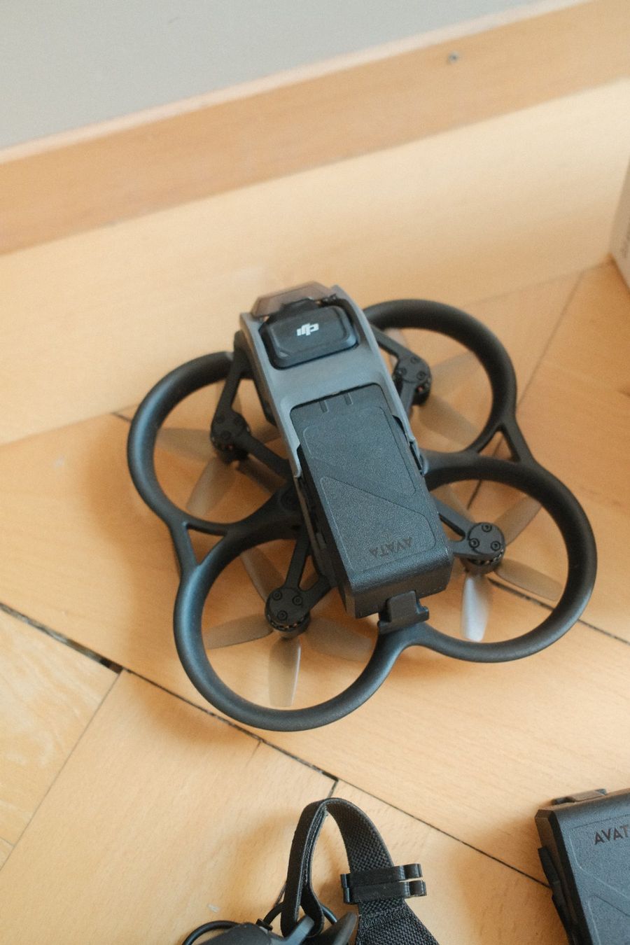 DJI Modellismo RC: DJI Avata (Gen 1) + Fly More Kit – Usato da Bern venduto da redumbrella 1