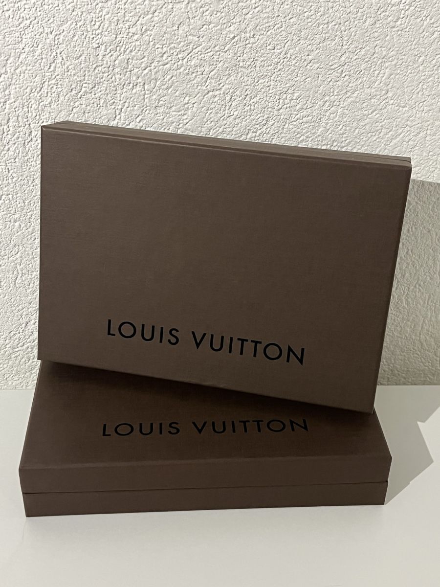 Sonstige Dekorationen & Accessoires: Boîte en carton LV – Gebraucht aus St-Pierre-Clages von ste_xk6p 2