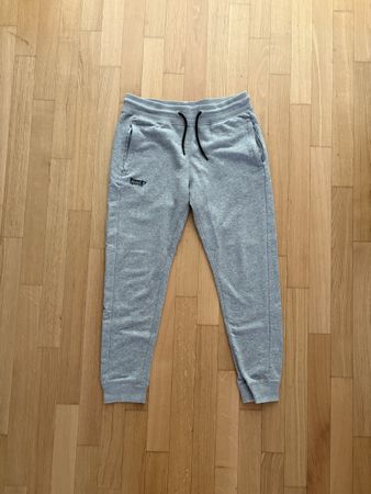 Pantaloni tuta Superdry grigi, taglia M - perfetti!