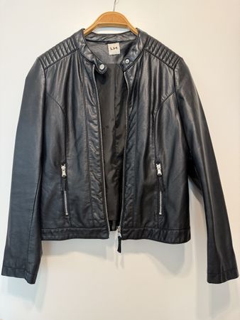 Schwarze Kunstlederjacke im Biker-Stil, Top Zustand!